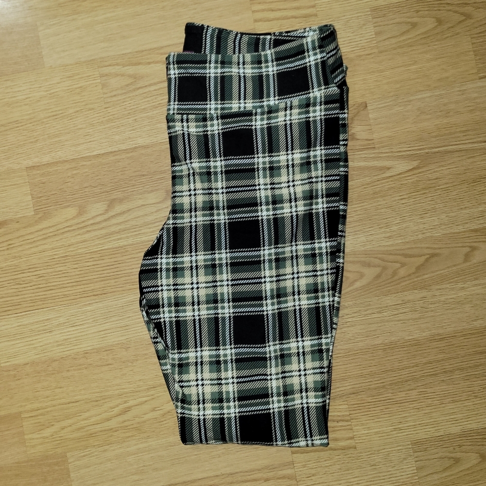 Plaid bell bottom leggings